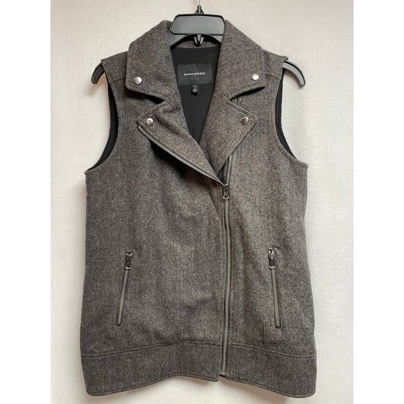 Banana Republic Jackets & Blazers - Banana Republic womens Wool blend Vest zipper Small petite gray herringbone